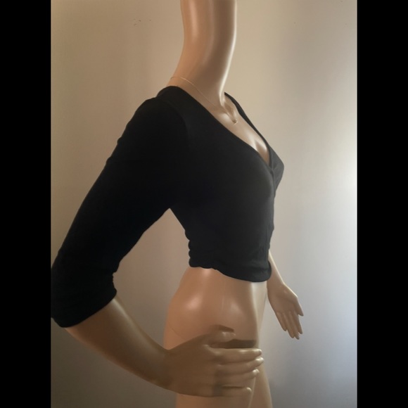 Black top - Picture 9 of 10